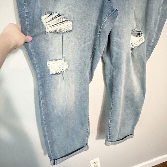 Torrid Boyfriend Straight Blue Jeans No Way Jose Distressing Plus Size 28 - New - Picture 4 of 11